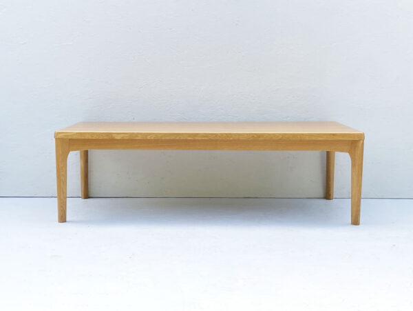 Large Mid Century Oak Coffee Table, Designed By Henning Kjærnulf And Manufactured By Vejle Stole Og Mobelfabrik. - Image 2